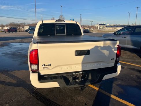 Used 2021 Toyota Tacoma SR5 image 4