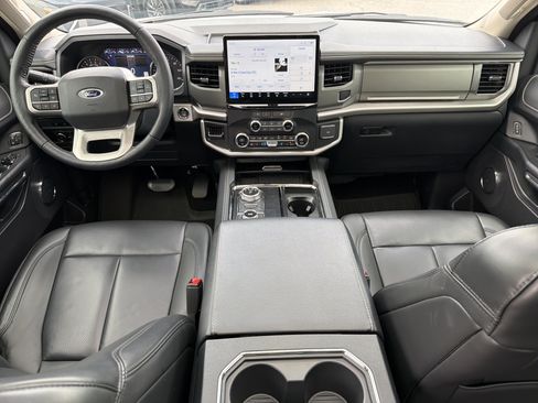 Used 2023 Ford Expedition Max XLT AWD/4WD image 4