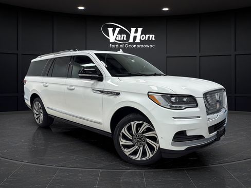 Used 2023 Lincoln Navigator L Reserve w/ Equipment Group 201A AWD/4WD image 1