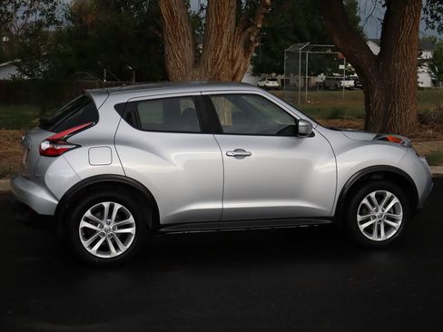 Used 2016 Nissan Juke S AWD/4WD image 4