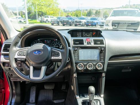Used 2018 Subaru Forester 2.5i Touring AWD/4WD image 15