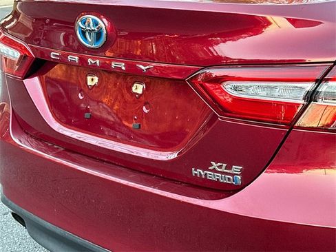 Certified 2019 Toyota Camry XLE image 5