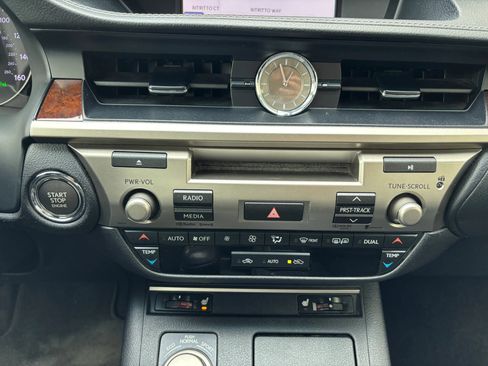 Used 2013 Lexus ES 350 image 17