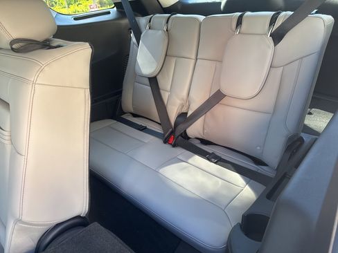 New 2025 Ford Explorer Active w/ Active Comfort Package image 19