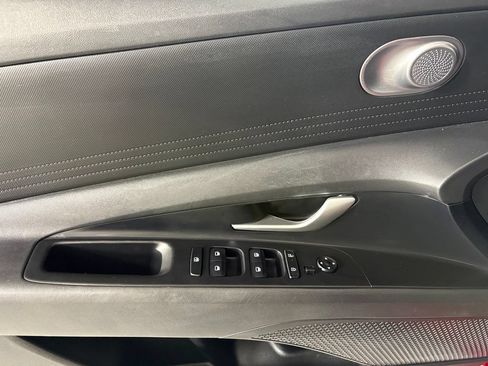Used 2024 Hyundai Elantra SEL FWD image 19