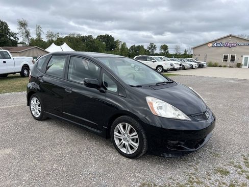 Used 2011 Honda Fit Sport image 2