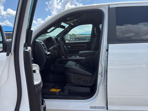New 2026 RAM 2500 Laramie AWD/4WD image 19