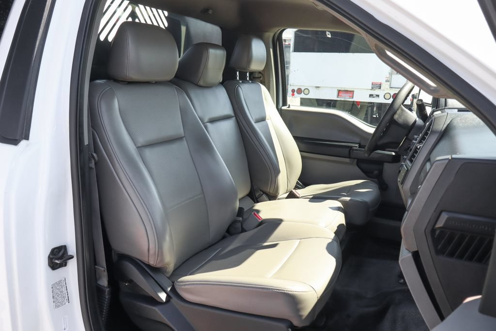 Used 2017 Ford F550 2WD Regular Cab Super Duty image 30