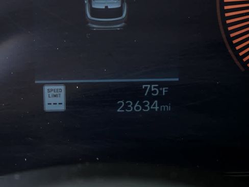 Used 2024 Hyundai Kona SEL FWD image 11