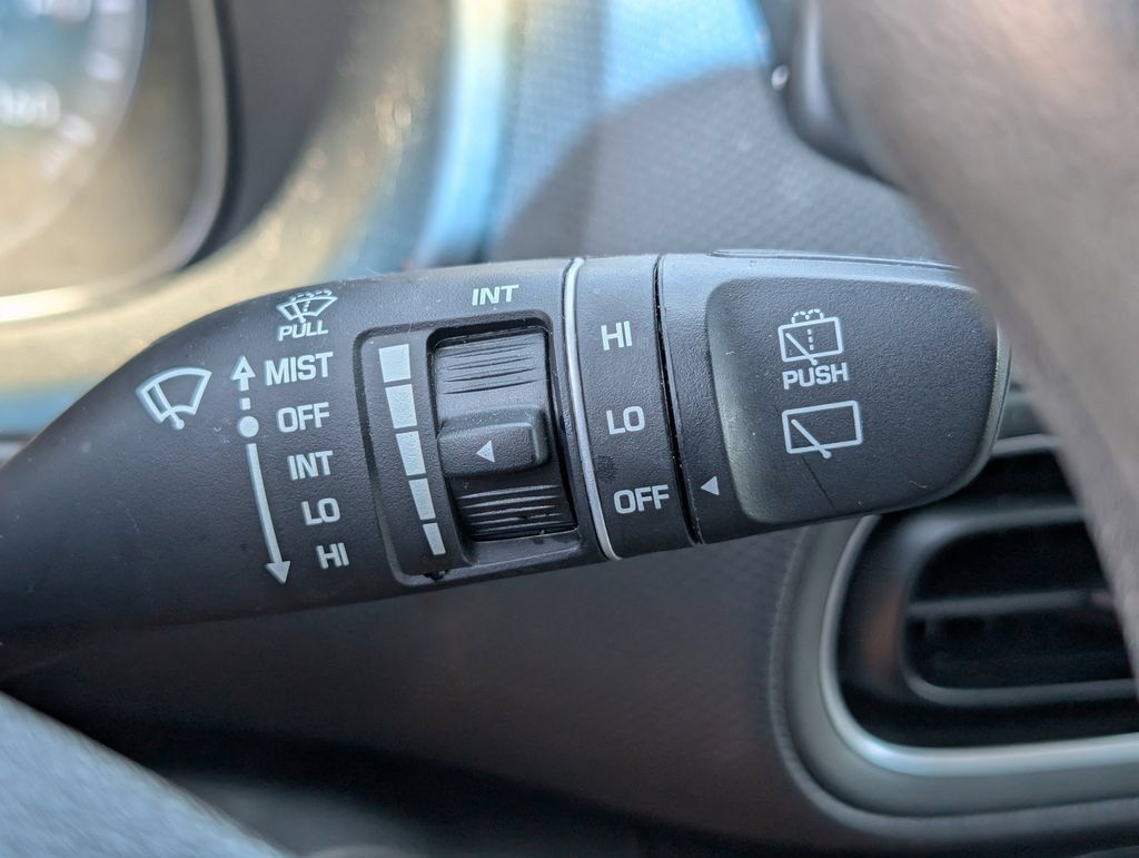 Used 2022 Hyundai Kona SEL FWD image 25