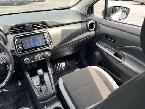 Used 2025 Nissan Versa S FWD image 37