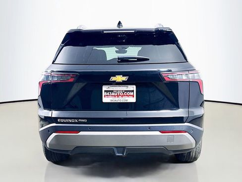 Used 2025 Chevrolet Equinox LT w/ Convenience Package II image 6