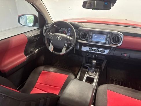 Used 2019 Toyota Tacoma SR5 RWD image 24