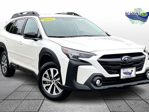 Used 2025 Subaru Outback Premium image 1