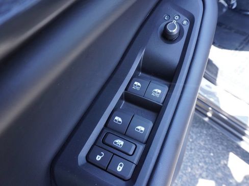 Used 2025 Jeep Grand Cherokee L Altitude RWD image 17