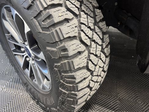 Used 2018 Ford F150 XLT w/ Equipment Group 302A Luxury AWD/4WD image 35