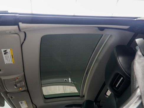 Used 2014 Mercedes-Benz SL 550 image 42