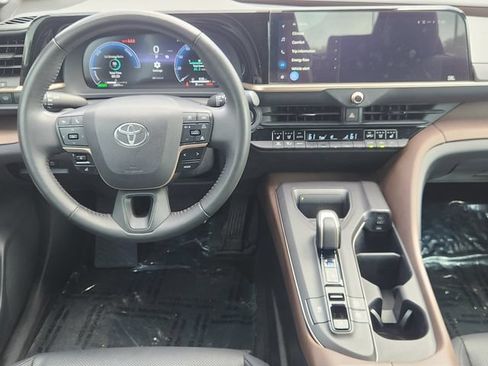 Used 2023 Toyota Crown AWD/4WD image 24