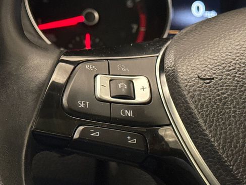 Used 2018 Volkswagen Passat 2.0T SE FWD image 29