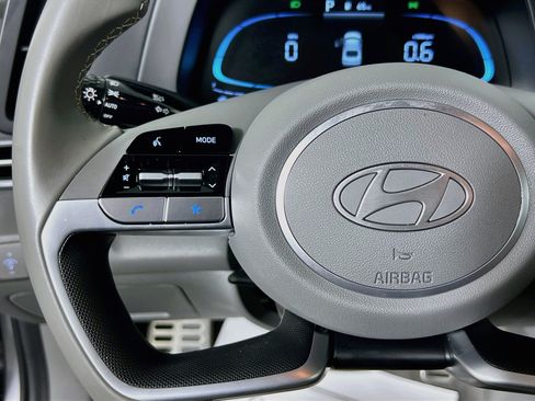 Used 2025 Hyundai Elantra Sport FWD image 18