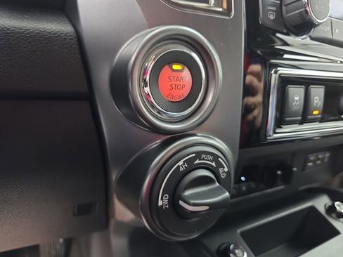Used 2019 Nissan Titan Platinum Reserve image 38