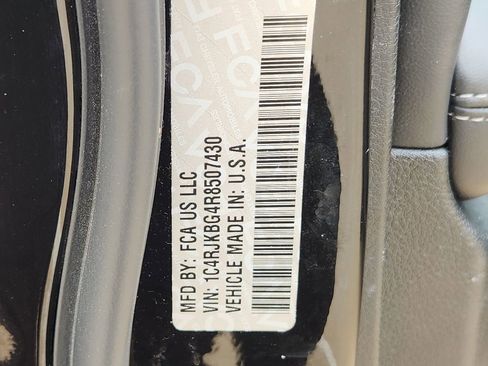 Used 2024 Jeep Grand Cherokee L Limited w/ Luxury Tech Group II AWD/4WD image 42
