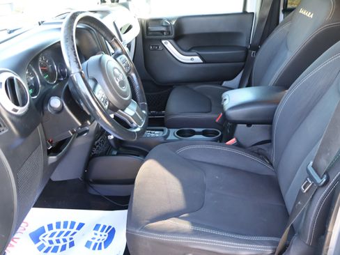 Used 2013 Jeep Wrangler Unlimited Sahara w/ Dual Top Group image 44