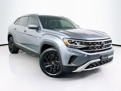 Used 2023 Volkswagen Atlas Cross Sport SE FWD image 1