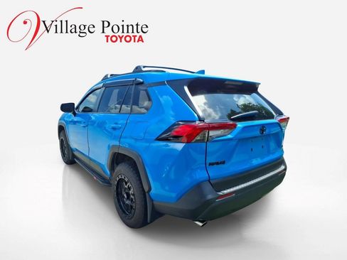 Used 2019 Toyota RAV4 LE w/ All Weather Liner Package AWD/4WD image 2