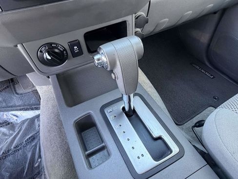 Used 2016 Nissan Frontier SV AWD/4WD image 10