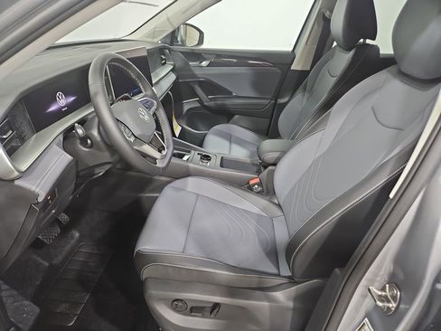 New 2026 Volkswagen Tiguan SE AWD/4WD image 9