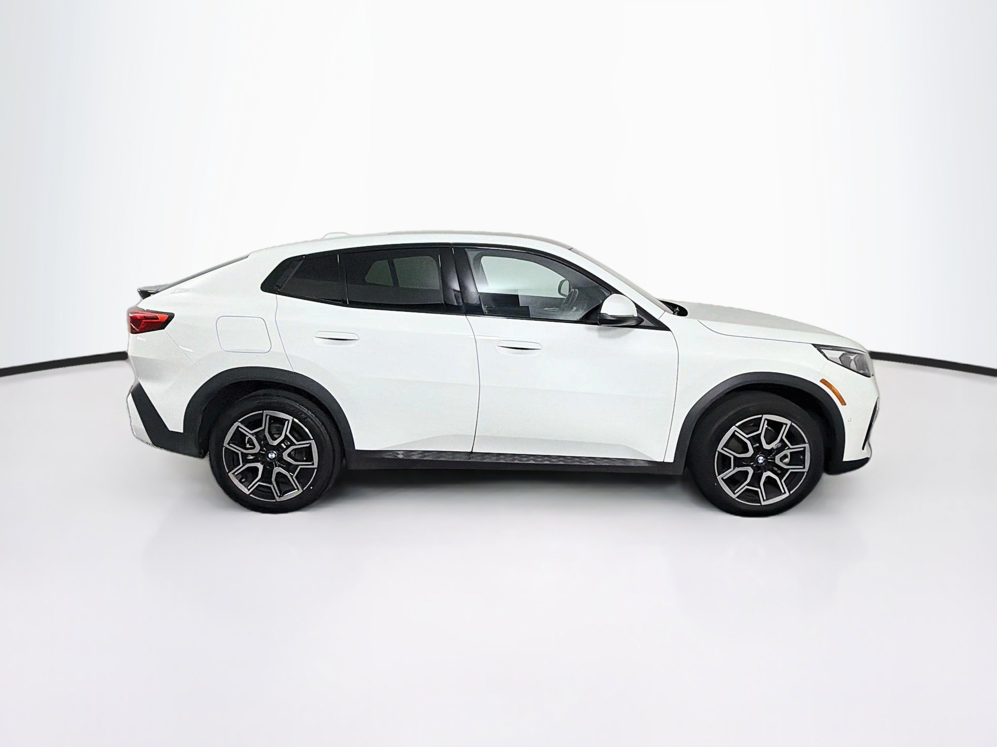 Used 2026 BMW X2 xDrive28i AWD/4WD image 10