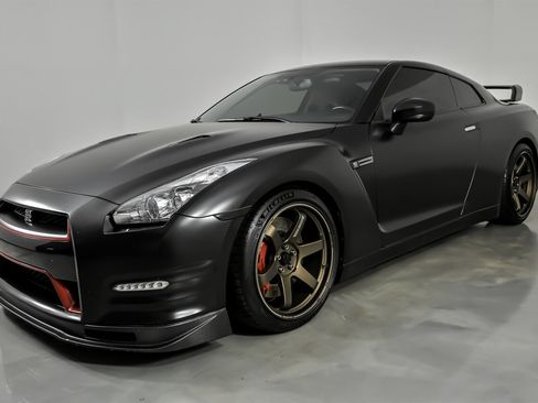 Used 2012 Nissan GT-R Premium image 6