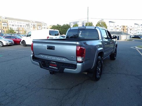 Used 2019 Toyota Tacoma TRD Sport image 6