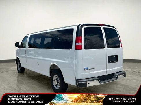Used 2025 Chevrolet Express 3500 LT w/ LT Preferred Equipment Group RWD image 5