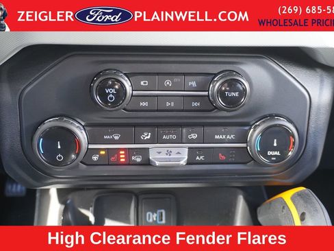 Used 2022 Ford Bronco Badlands image 21