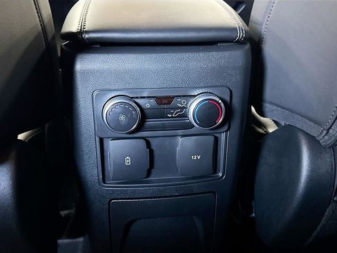 Used 2022 Ford Explorer XLT w/ Equipment Group 202A image 24