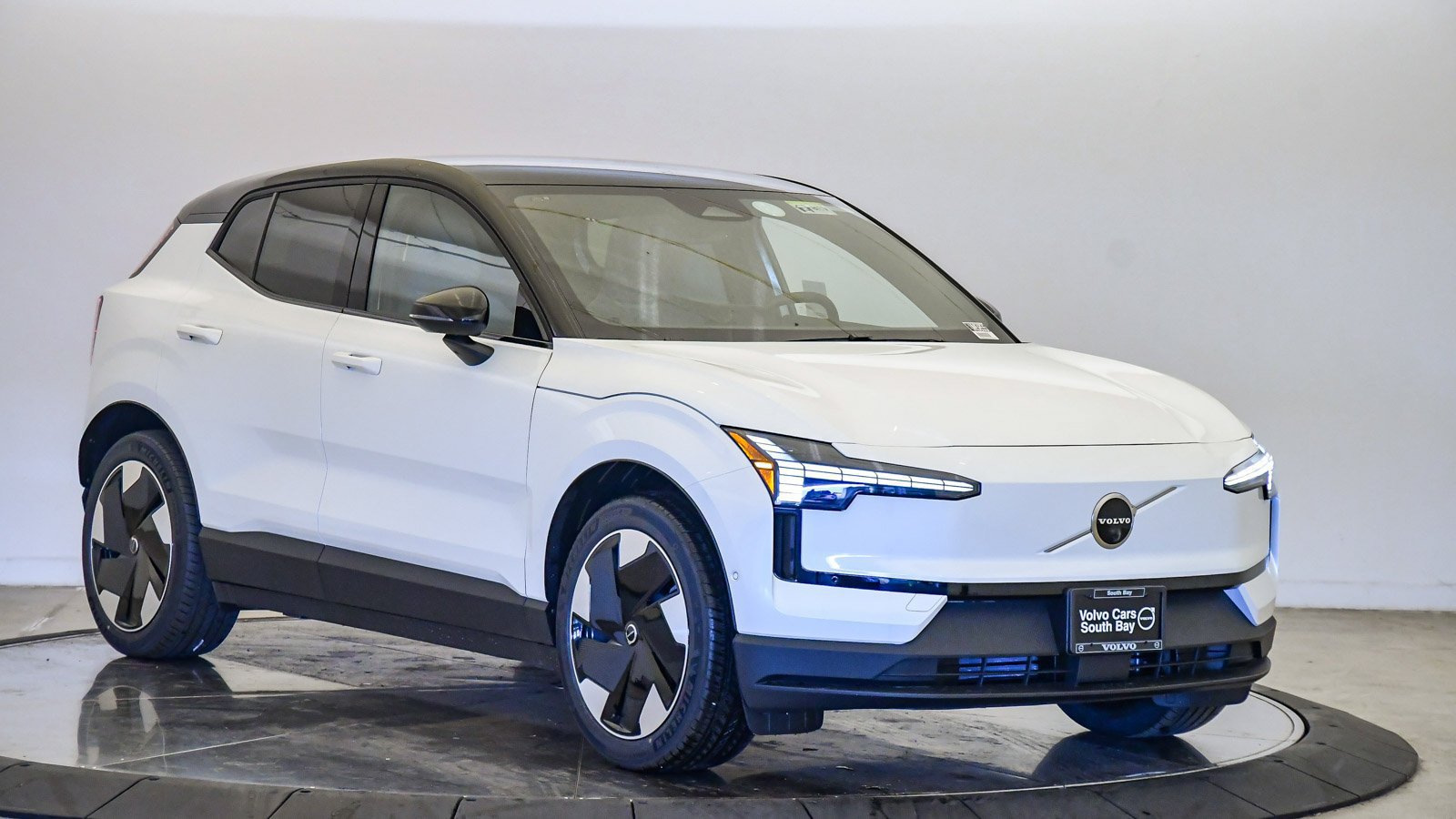 New 2026 Volvo EX30 Ultra w/ Climate Package AWD/4WD image 6