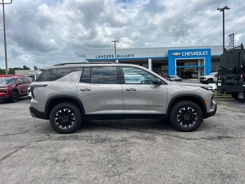 New 2026 Chevrolet Traverse Z71 w/ Driver Confidence Package AWD/4WD image 2