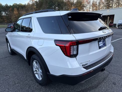 New 2026 Ford Explorer Active w/ Active Comfort Package RWD image 5