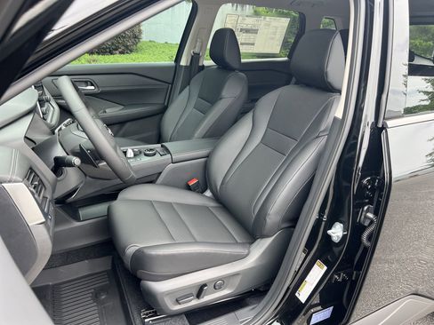 New 2026 Nissan Rogue SV AWD/4WD image 15
