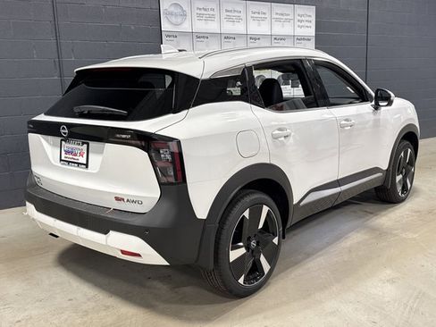 New 2025 Nissan Kicks SR w/ Illumination Package image 9