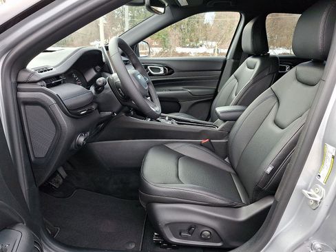 New 2026 Jeep Compass Limited image 9