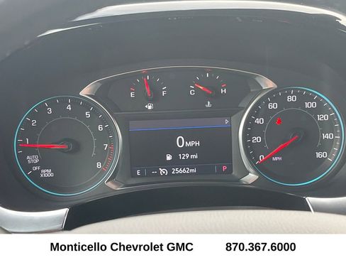 Used 2023 Chevrolet Traverse LT image 15