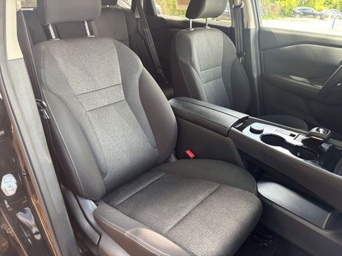 Used 2025 Nissan Rogue SV AWD/4WD image 38