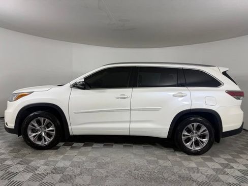 Used 2015 Toyota Highlander XLE AWD/4WD image 3