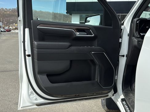 Certified 2022 Chevrolet Silverado 1500 RST AWD/4WD image 12
