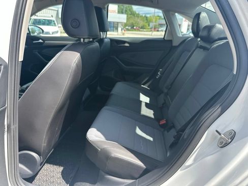 Used 2026 Volkswagen Jetta SE FWD image 30