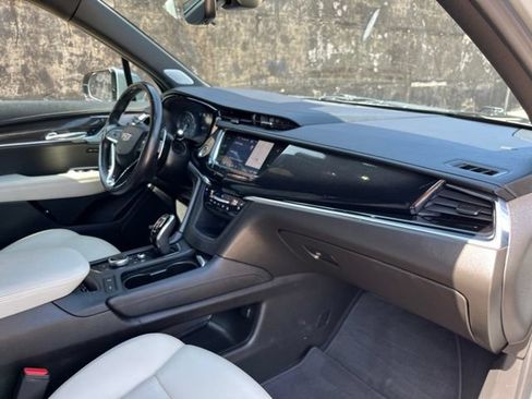 Used 2023 Cadillac XT6 Sport w/ Technology Package AWD/4WD image 24