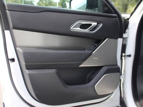 Certified 2022 Land Rover Range Rover Velar S image 10